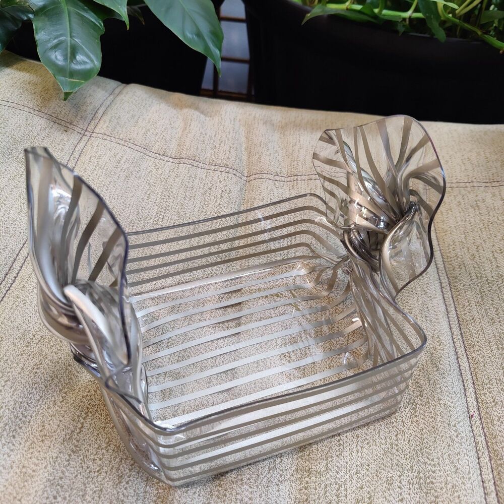 VTG C.T. Designs Charlevoix MI Acrylic Ribbon Basket Bowl Frosted Stripes 2001